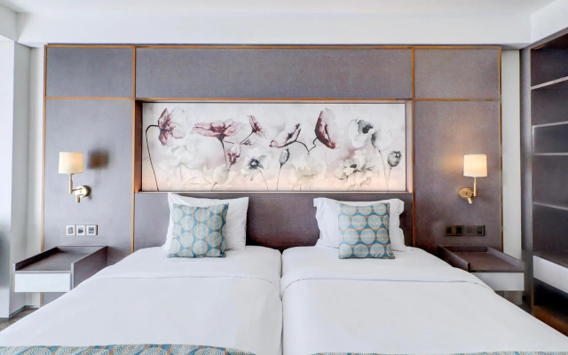 Sunday Hotel Arshika Sunset Road