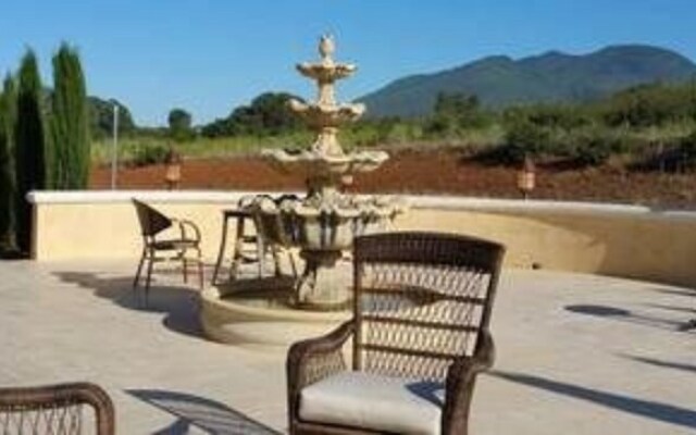 Thorn Hill Vineyards Villa Suite