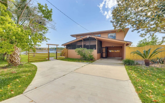 Waterfront Gem w/ Dock in Jacksonville
