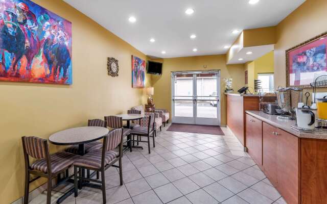 Econo Lodge Louisville Airport