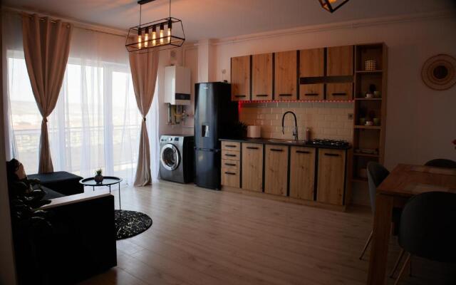 Cozy apartment w balcony&parking
