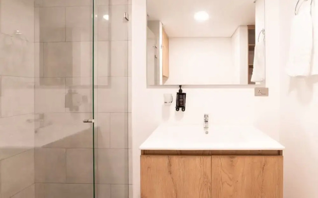 w Laureles 2BR w City Views