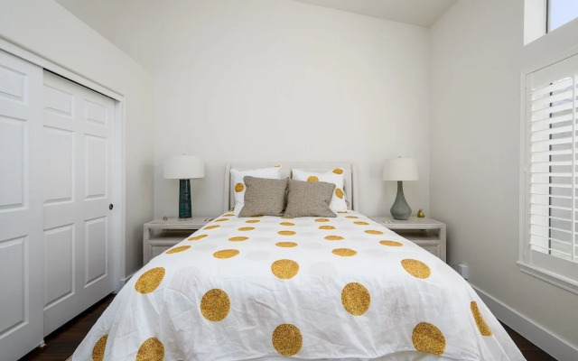 Casa Pinnacle 3 Bedroom Home by RedAwning