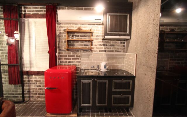 February Hotel Hwanggeum