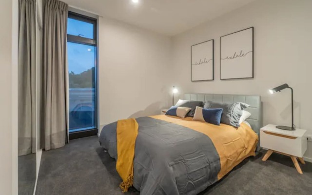 Premium Brand New Central Apt - Carpark