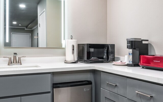 Omeo Suites