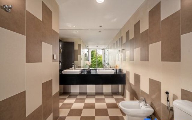 Luxury 4BR Villa Da Nang, 100m to Beach, Private Pool, Perfect for Group – Bathroom – Da Nang