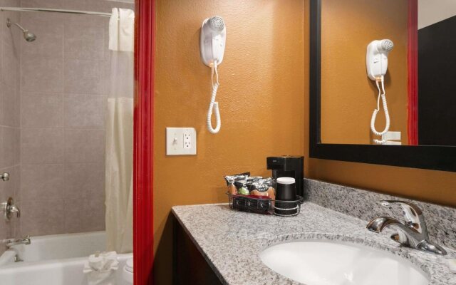 Days Inn Liberty / NE Kansas City