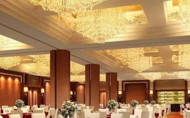 Golden Ray International Hotel