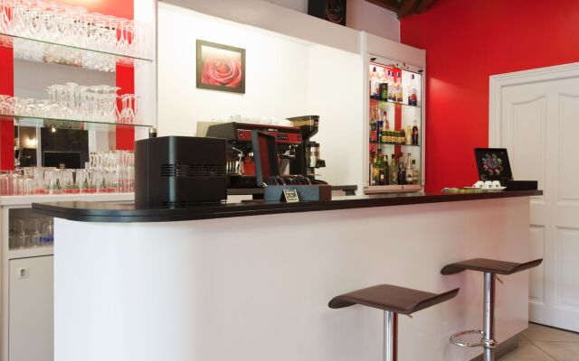 Logis Hôtel Noemys Pont de l’Etoile