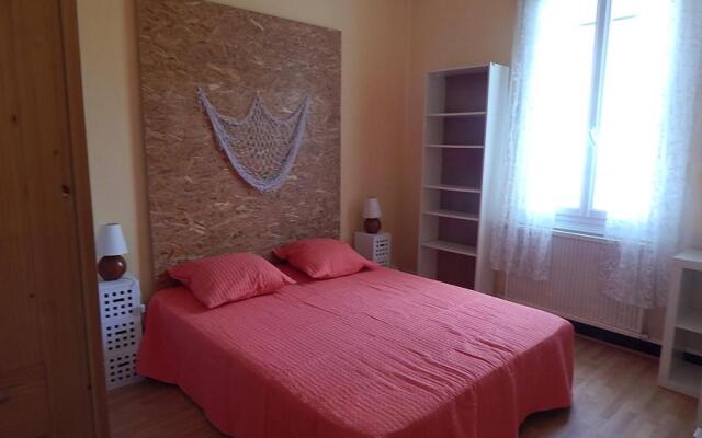 Agréable maison 6 personnes avec beau jardin