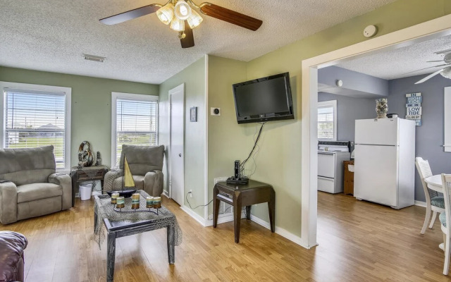 Surf N Swim - 2 Br Home