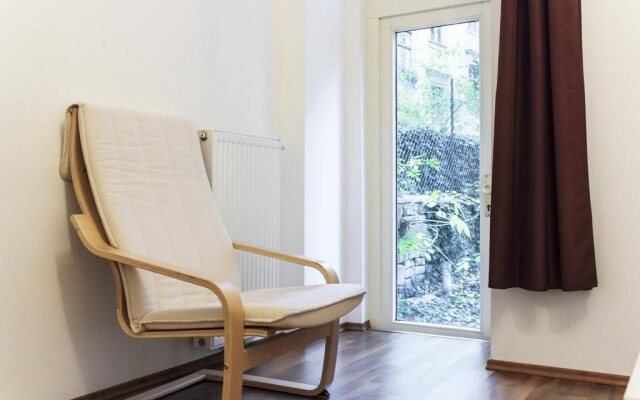 Grand Central Studio Apartments