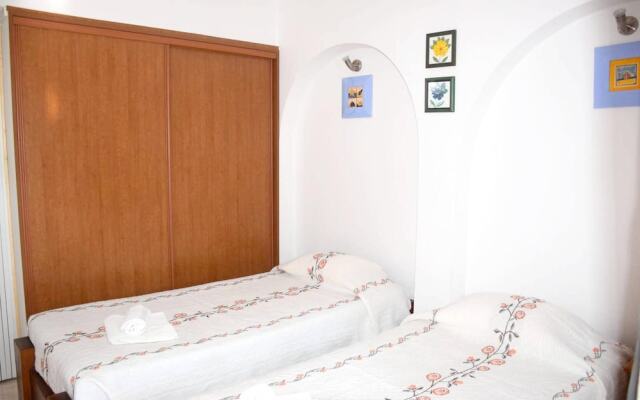 Apartment with One Bedroom in Albufeira, with Pool Access And Wifi - 4 Km From the Beach