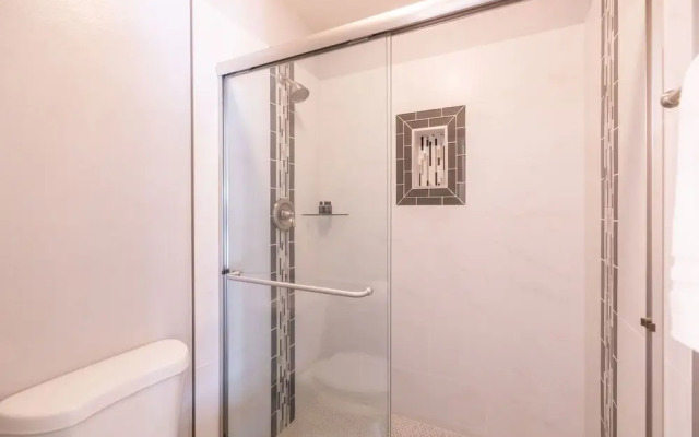 Tempe Vaughn 3 Bedroom Home by RedAwning