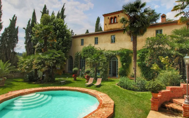 Panoramic Tuscan Villa