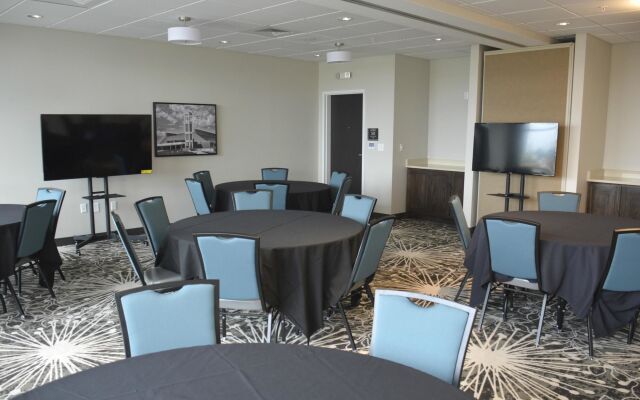 Best Western Plus Bolivar Hotel & Suites