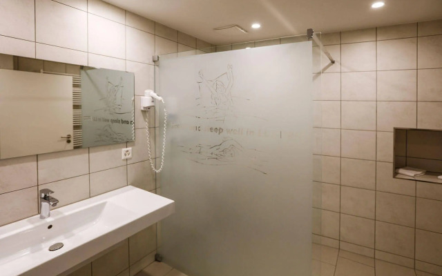 ROESLI Guest House