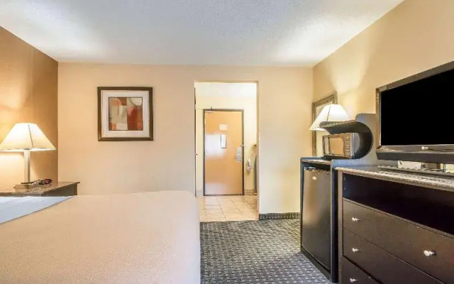 Quality Inn Hoffman Estates - Schaumburg