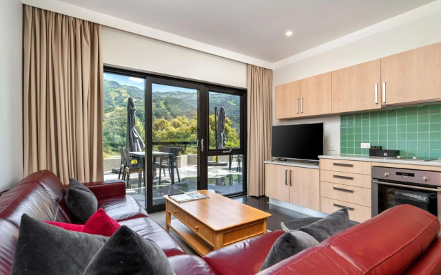 Lantern 1 Bedroom terrace with car space and mountain view