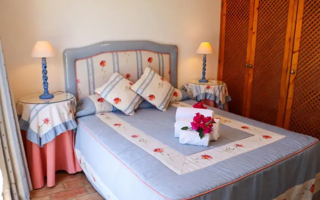 Idyllic Farm House With Huge Garden for 14pax