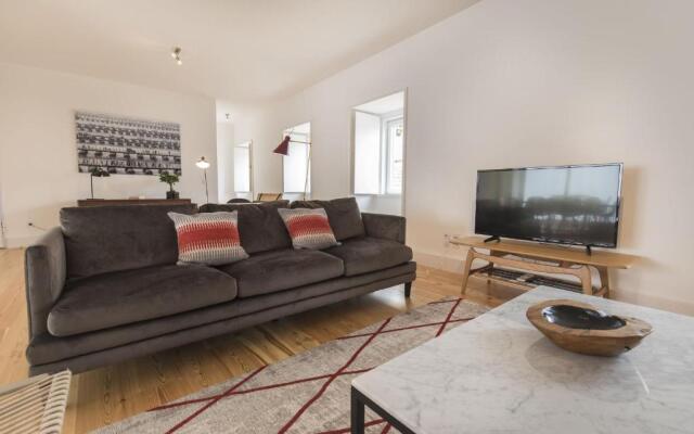 Lovelystay - Chic, Citrus Home - Private Garden And Parking