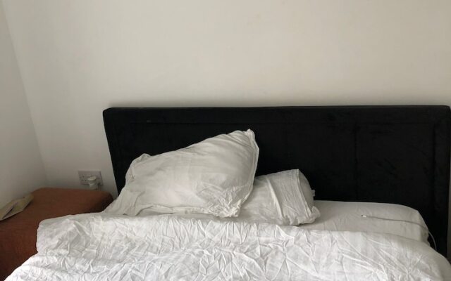 Impeccable 2-bed Apartment in Orpington