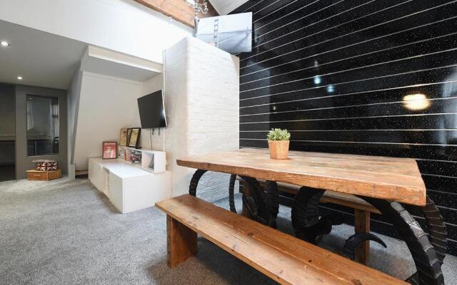 Penthouse Warehouse Slps 18 (61)