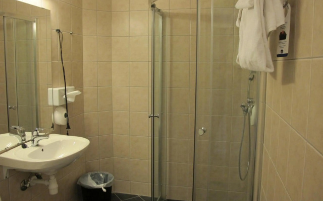 Chesterfield Hotel