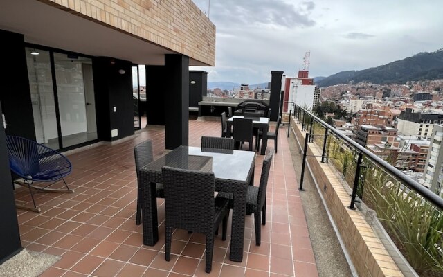 Beautiful Loft With View of Los Cerros Capitalinos
