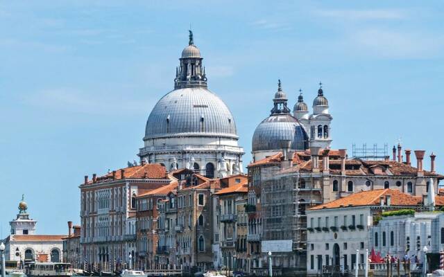 Doge's Palace Suite R&R
