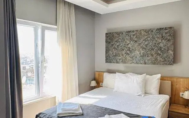 Takism Square-Studio 402