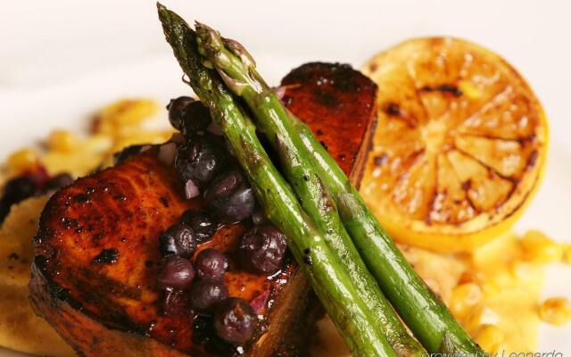 Lakeside Inn and Casino