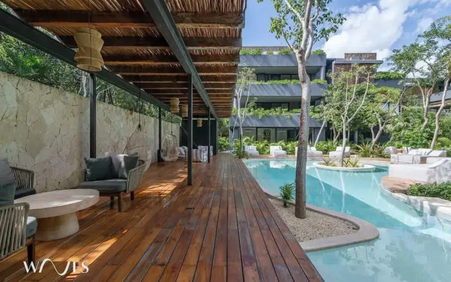 2BR W/private Pool - Steps Away From the Beach