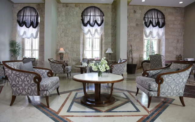 Grand Kadri Hotel