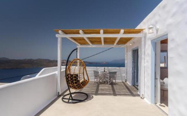 Plaka Suites