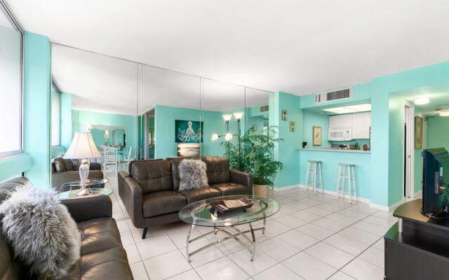 Palm Bay Club by Vtrips