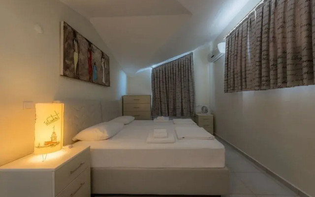 Four Seasons Villa 1