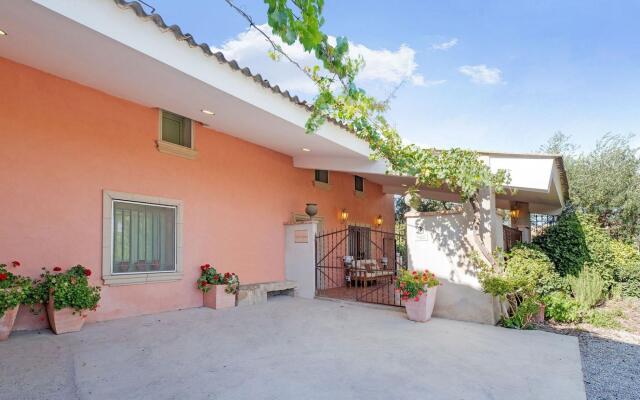 Vibrant Holiday Home in Fraga With Private Pool