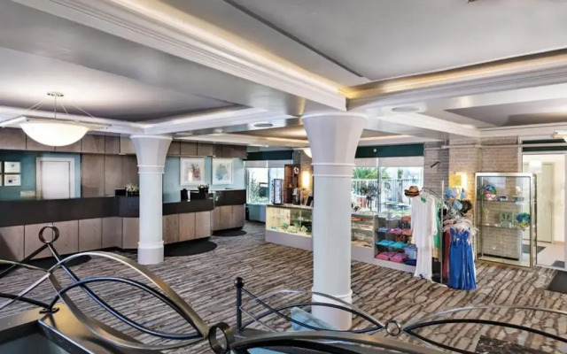 Reges Oceanfront Resort