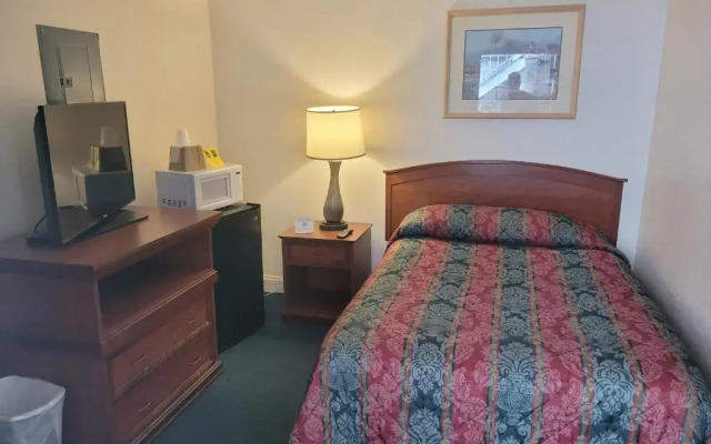 Queens Lodge Motel & Apartments