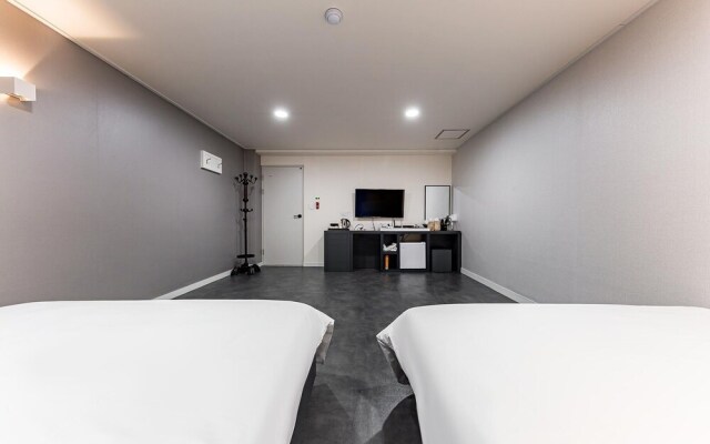 Seosan S Self Check-in Hotel