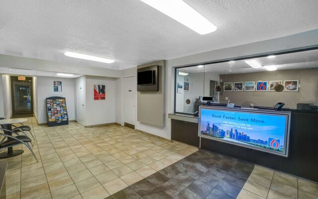 Motel 6 Lexington East