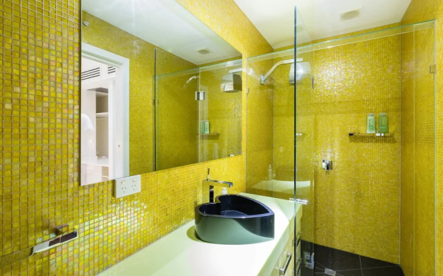 MADDISON, 3BDR Port Melbourne Apartment