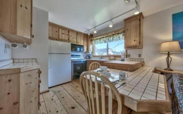 Silver Maple Inn and The Cain House Country Suites