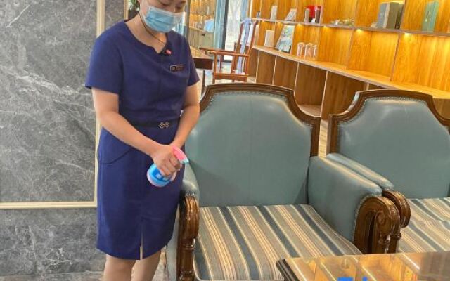 Lanze Water House Hotel