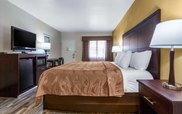 Quality Inn & Suites near Downtown Mesa