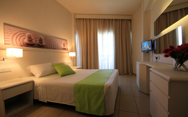 Papouis Protaras Hotel