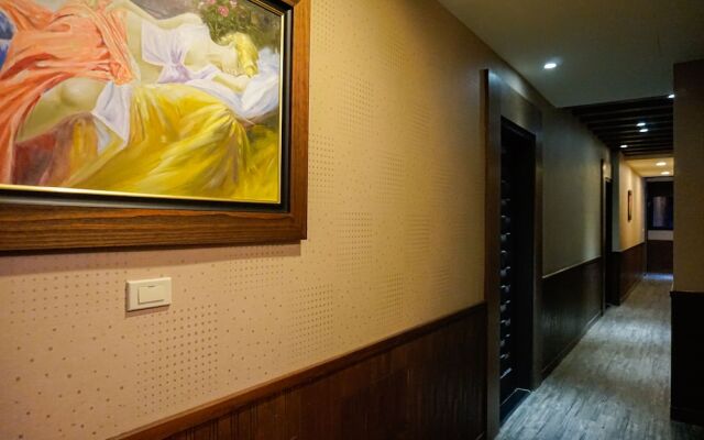 Bravo Ling Jing Hotel