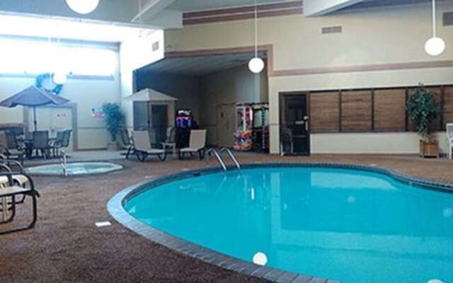 Crookston Inn & Convention Center